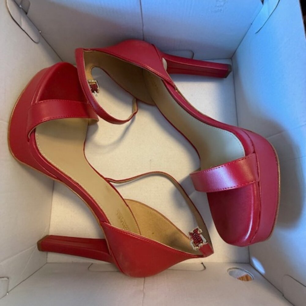 Michael Kors 8M Platform Sandals